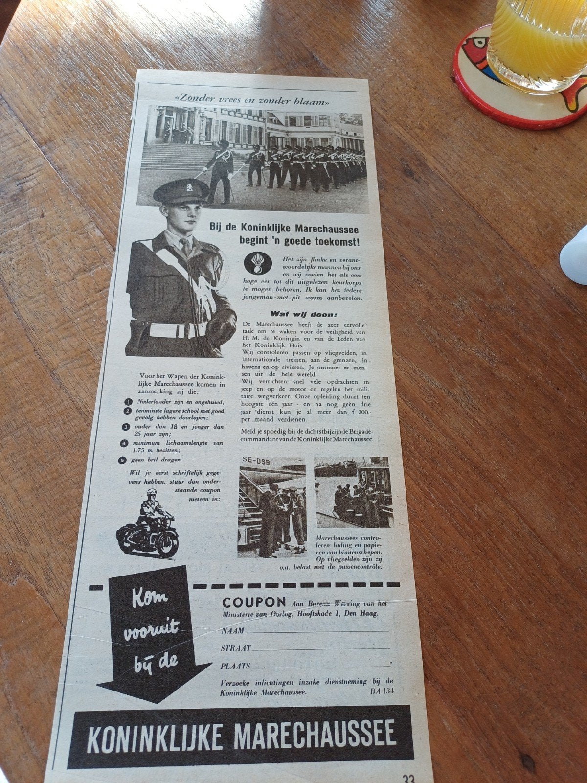 advertentie koninklijke Marechaussee zonder vrees 1953, Ophalen of Verzenden, Marechaussee, Nederland, Embleem of Badge