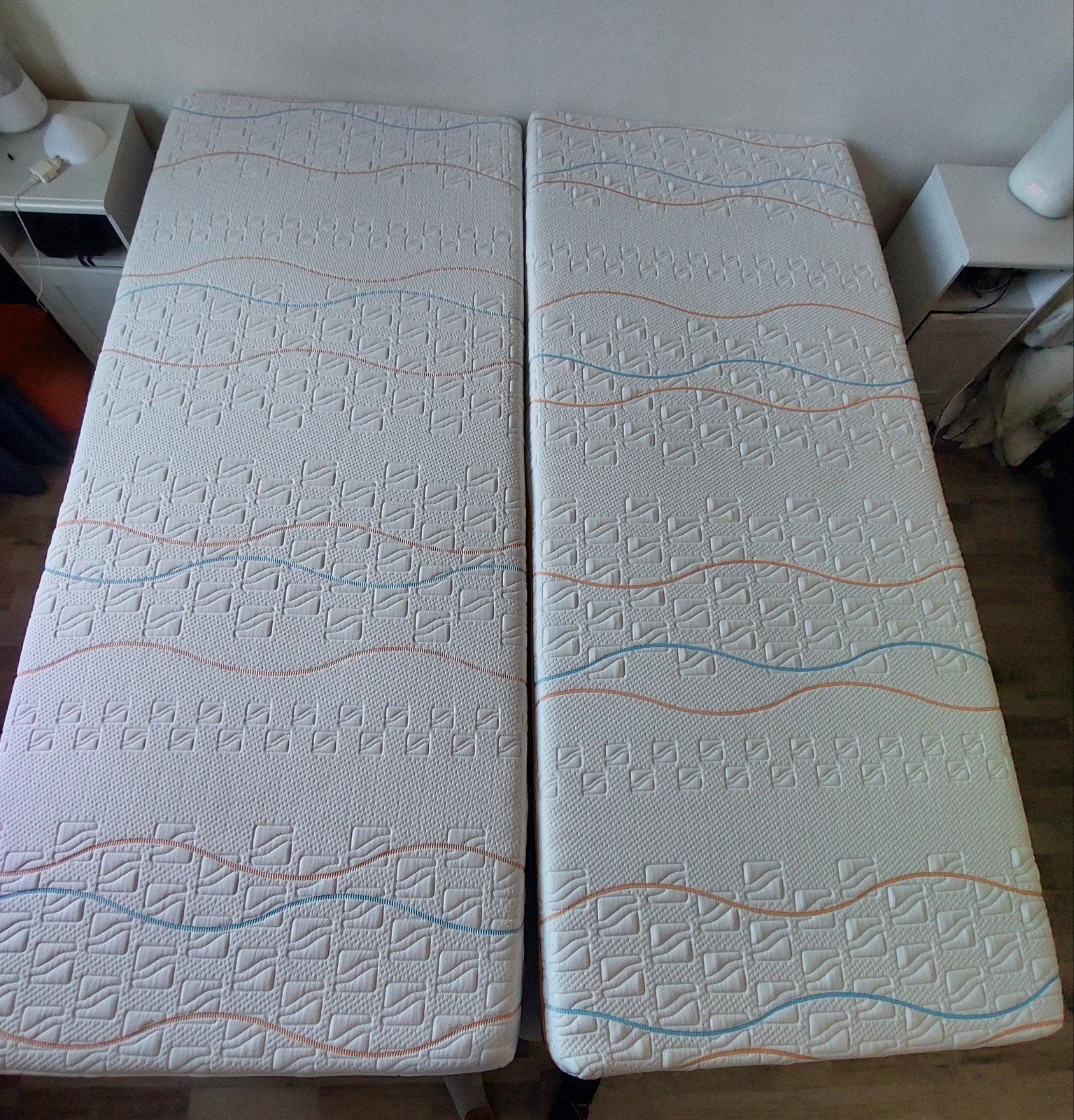 Gratis af te halen 2x boxspring en matras  90 x220, Huis en Inrichting, Slaapkamer | Matrassen en Bedbodems, Ophalen, Gebruikt