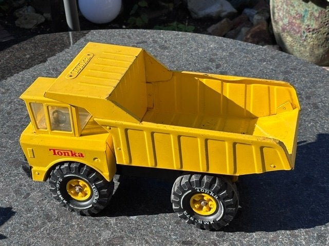 Tonka grote gele Mighty stalen kiepwagen, Kinderen en Baby's, Ophalen, Gebruikt