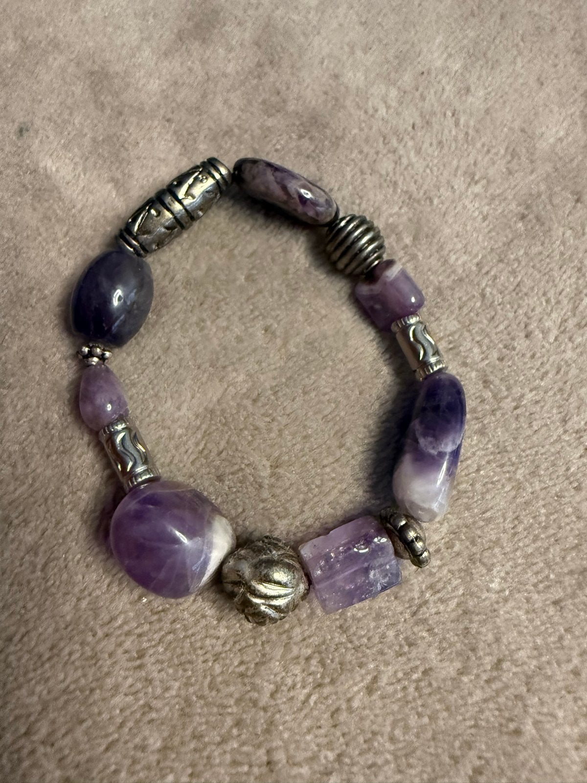 Prachtige Amethist Armband met Zilverkleurige Kralen, Overige materialen, Paars, Ophalen of Verzenden, Zo goed als nieuw