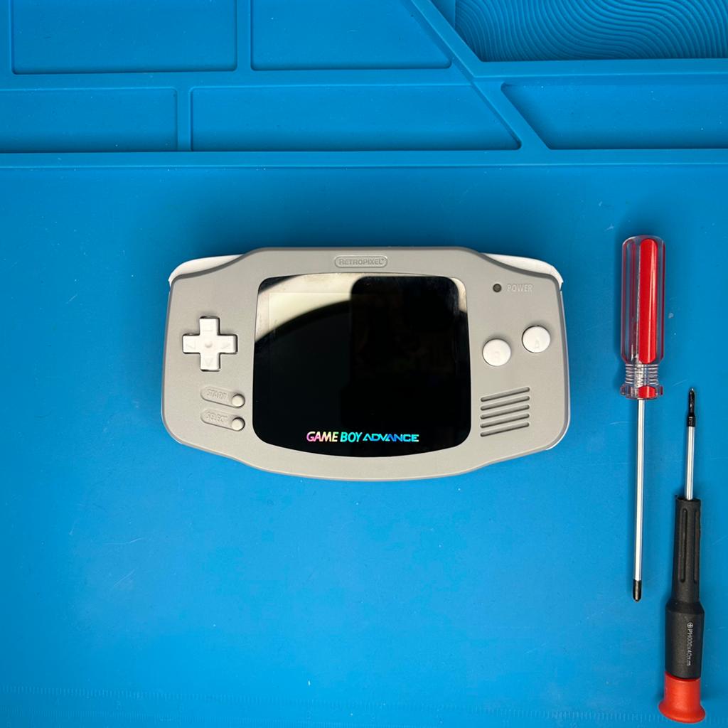 Game Boy Advance Custom Grijs & Wit - IPS V4 Gelamineerd, Verzenden, Zo goed als nieuw, Game Boy Advance