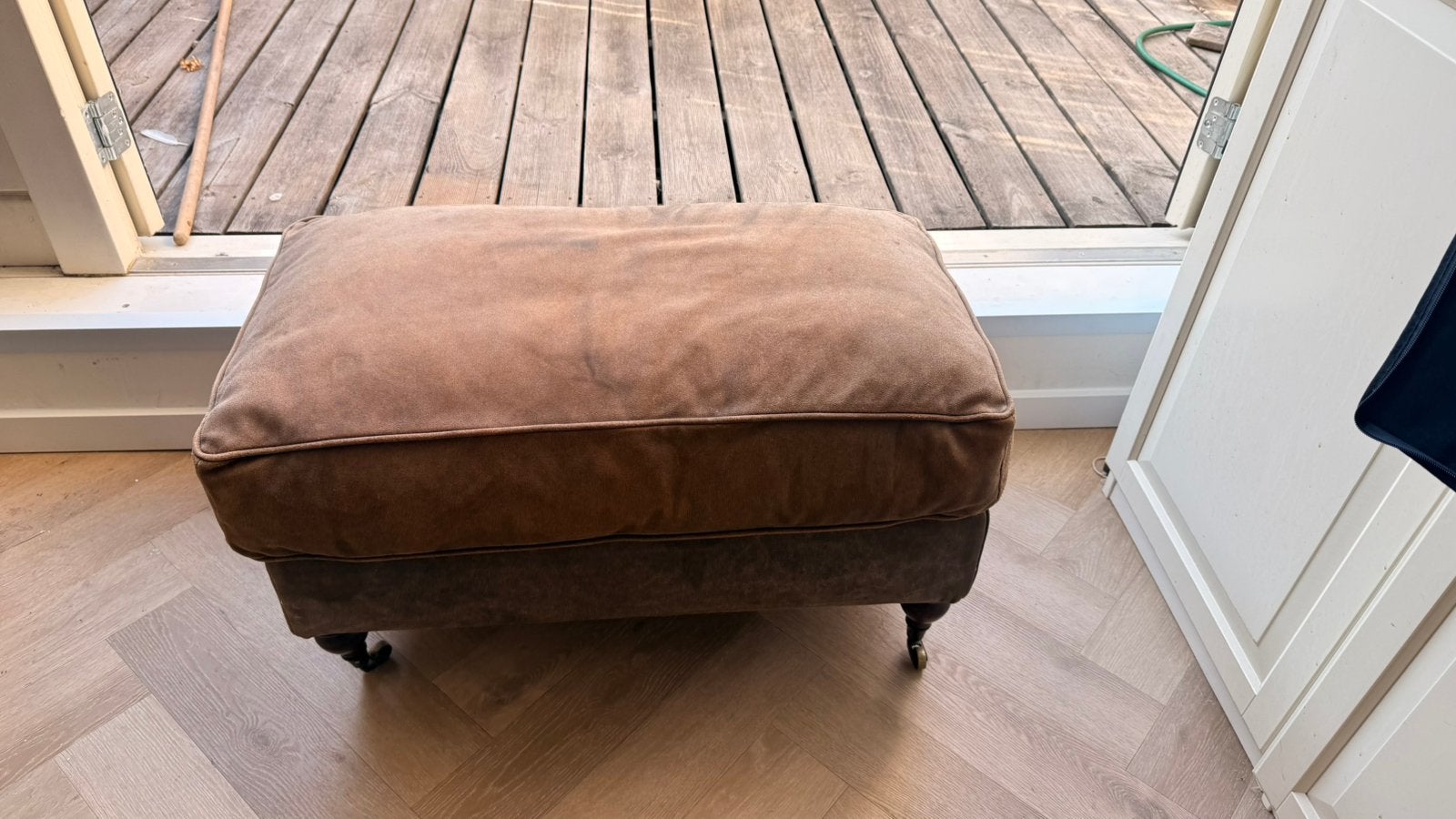 Vintage leren poef, Ophalen, Zo goed als nieuw, Rond, Minder dan 50 cm