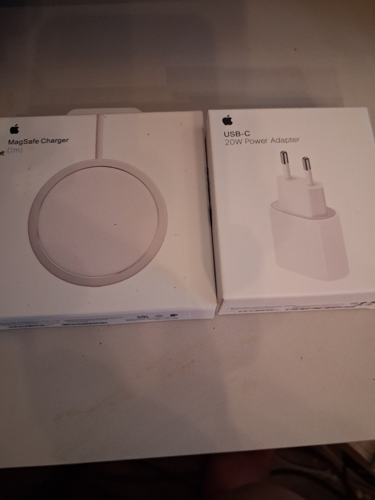 Apple MagSafe Oplader & USB-C 20W Power Adapter, Ophalen, USB-C, Draadloze oplader, Nieuw
