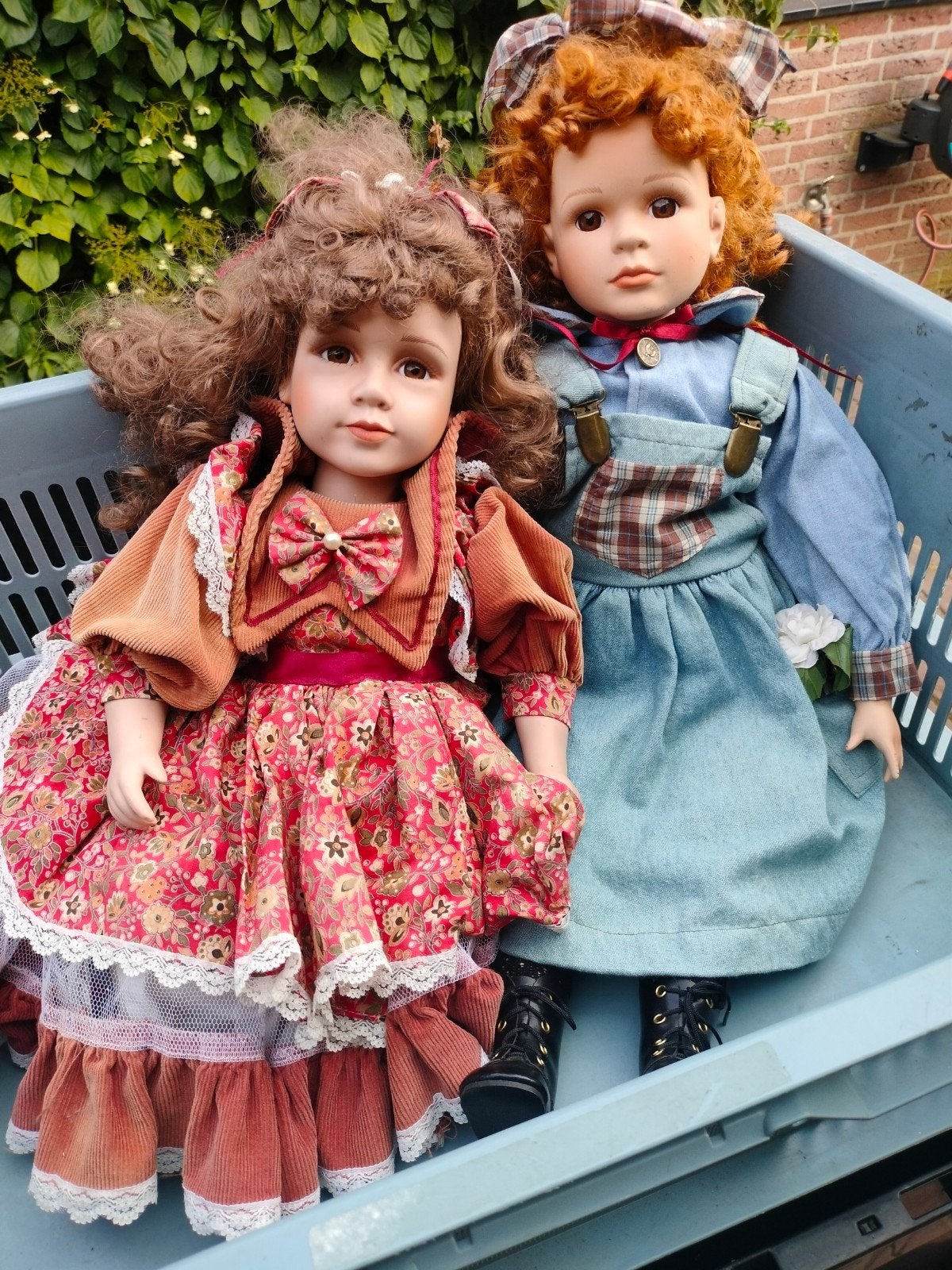 Twee Vintage Porseleinen Poppen - Handgemaakte Kleding, Ophalen, Gebruikt, Pop