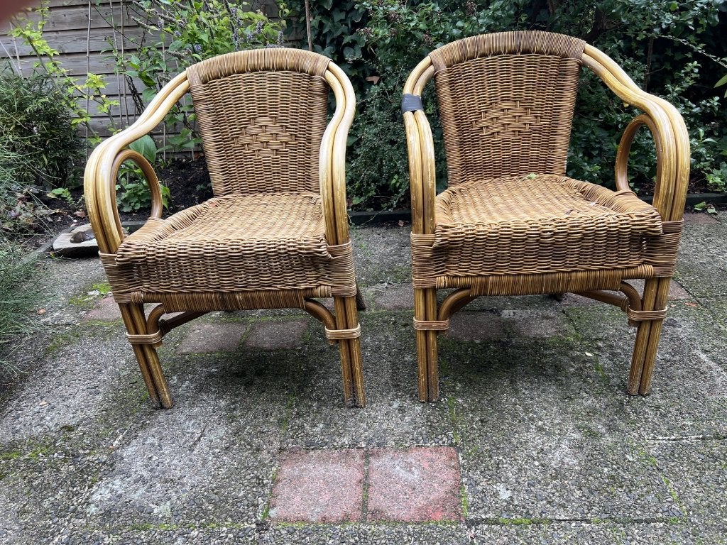 2 KUNSTSTOF  (!) TUINSTOELEN, Ophalen, Gebruikt, Kunststof, Stapelbaar