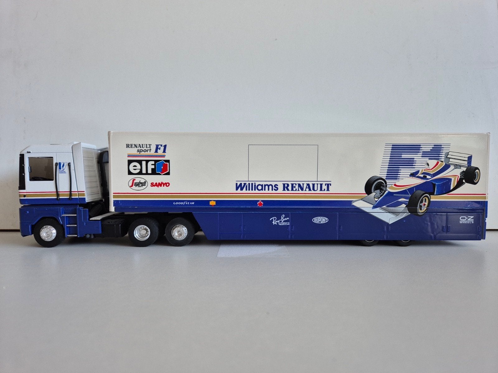 F1 Racing Team Vrachtwagens - Diverse Modellen, Ophalen of Verzenden, Gebruikt, Bus of Vrachtwagen