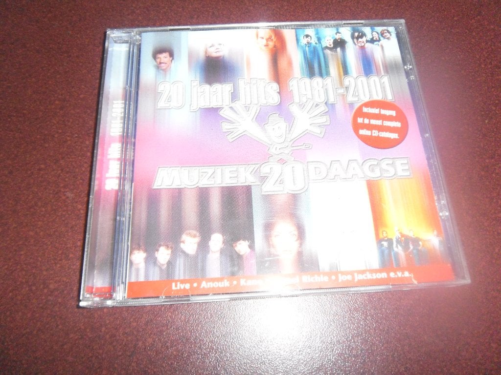 cd 20 jaar hits 1981-2001, muziek 20 daagse, Ophalen of Verzenden, Zo goed als nieuw, Pop
