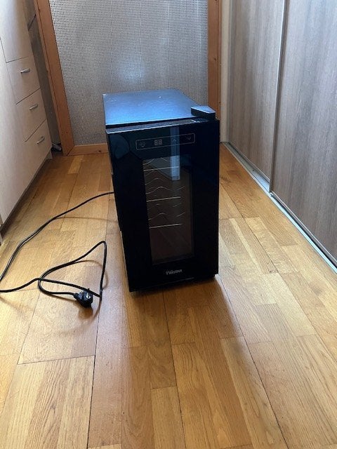 Wijnkoelkast 21 lt., Witgoed en Apparatuur, Ophalen, Zonder vriesvak, Energieklasse A of zuiniger, Minder dan 45 cm