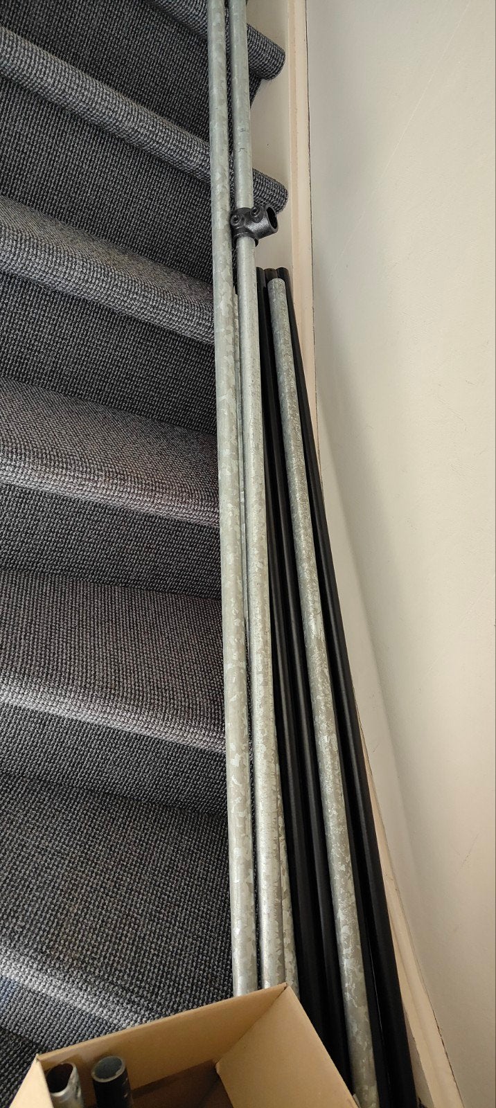 Stijgerbuizen en T-verbindingen - Zwart en Gegalvaniseerd, Doe-het-zelf en Verbouw, Ophalen, Gebruikt, Overige typen, 2 tot 5 meter