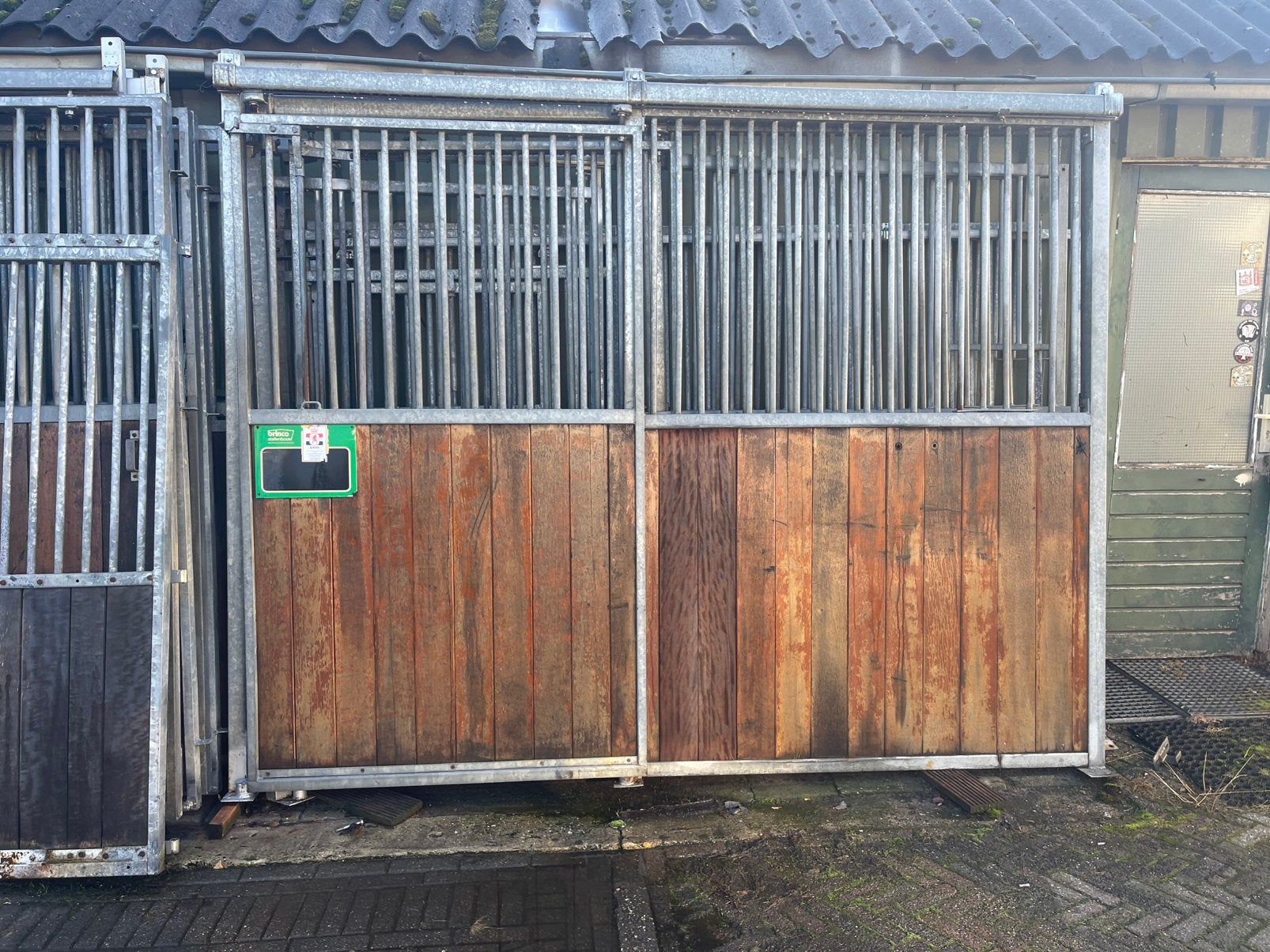 2 x voorwand 3,00m €375 per stuk, Dieren en Toebehoren, Opfok, 2 of 3 paarden of pony's