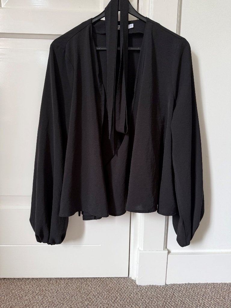 NA-KD black long sleeve overlap tie blouse M/38 (nieuw), Maat 38/40 (M), NA-KD, Zwart, Nieuw