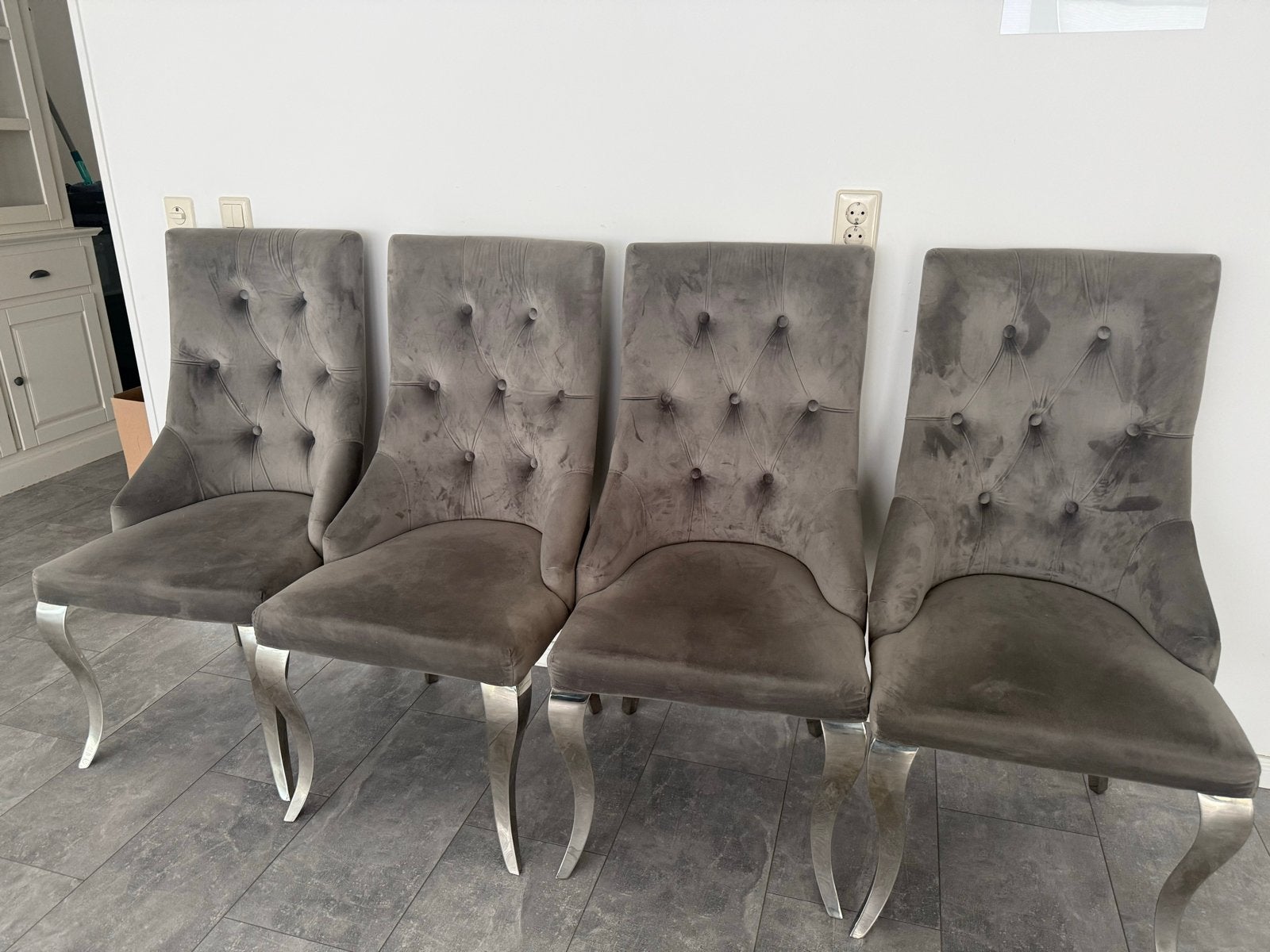 4 Luxe Eetkamerstoelen Velvet Grijs/Zilver, Huis en Inrichting, Stoelen, Ophalen, Grijs