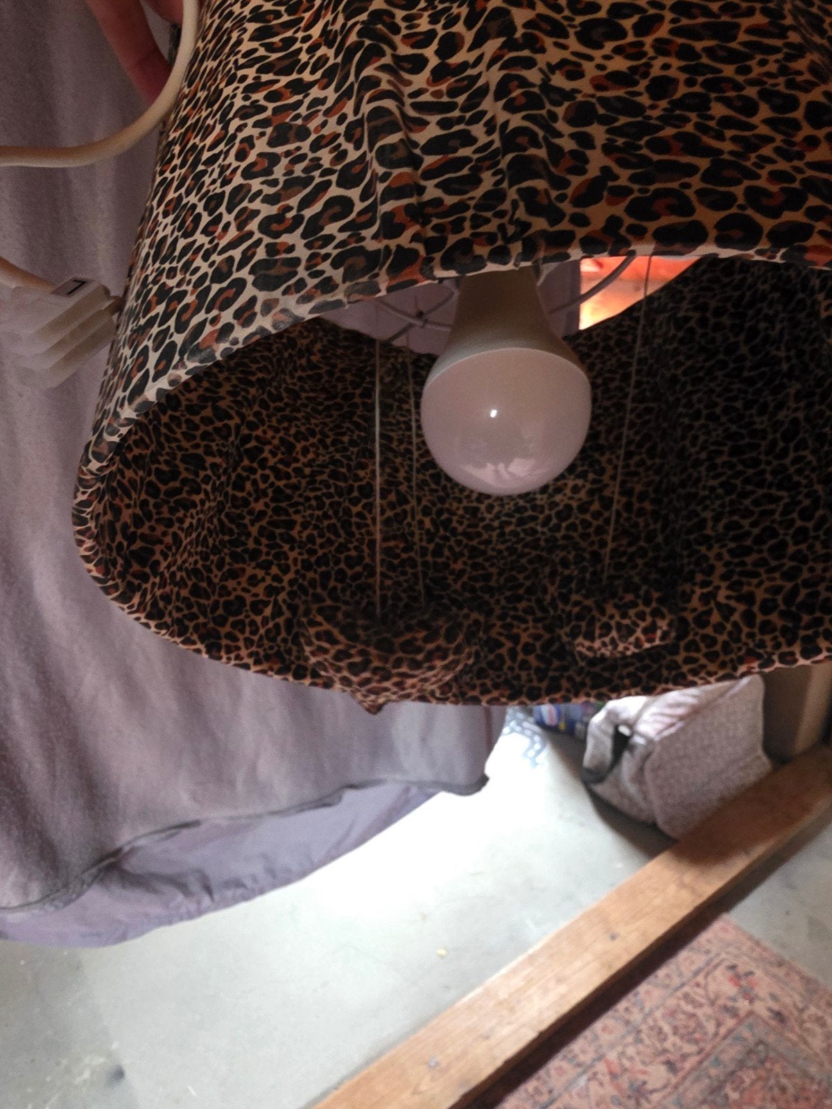 Panter plafond lamp, Ophalen