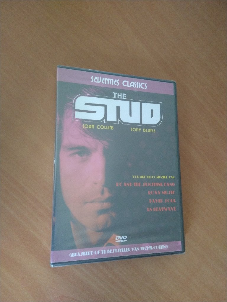 DVD The Stud (Seventies Classics) met Joan Collins, Ophalen of Verzenden, Zo goed als nieuw, 1940 tot 1960, Actie en Avontuur