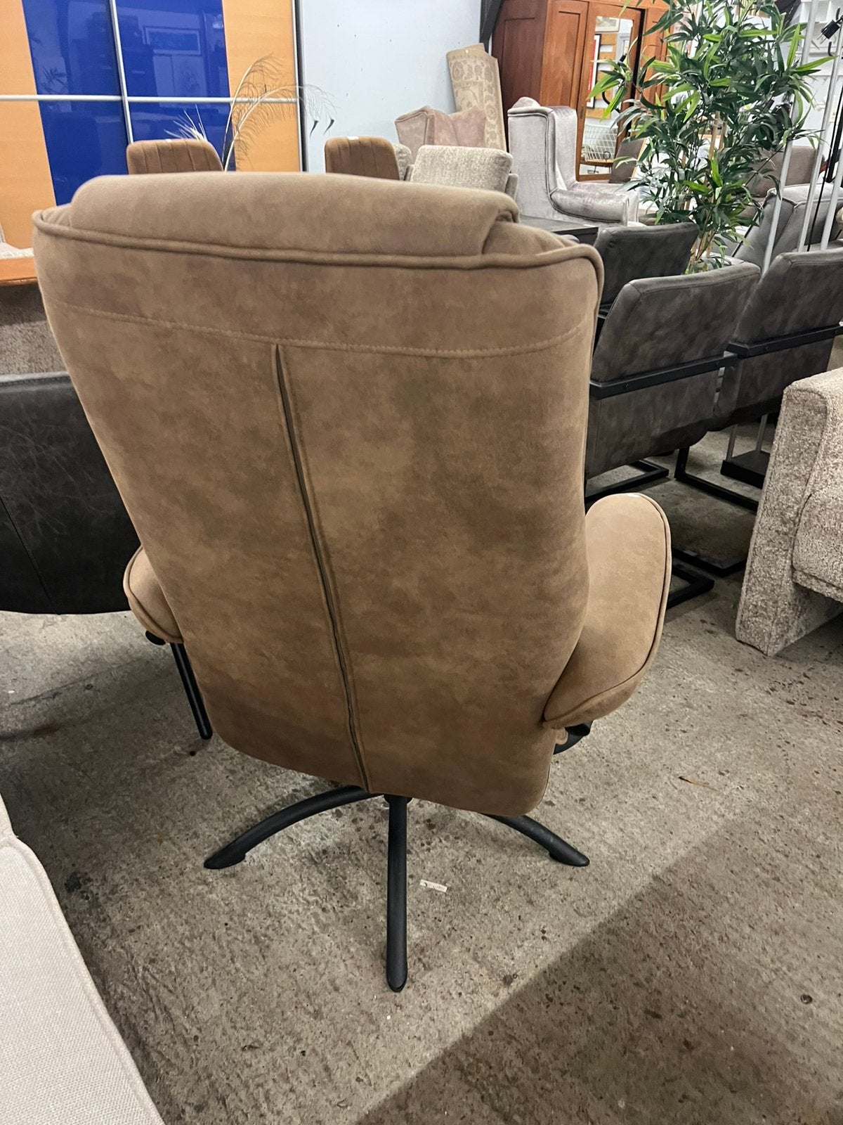 Taupe relaxfauteuil, Ophalen, ., 75 tot 100 cm, Zo goed als nieuw