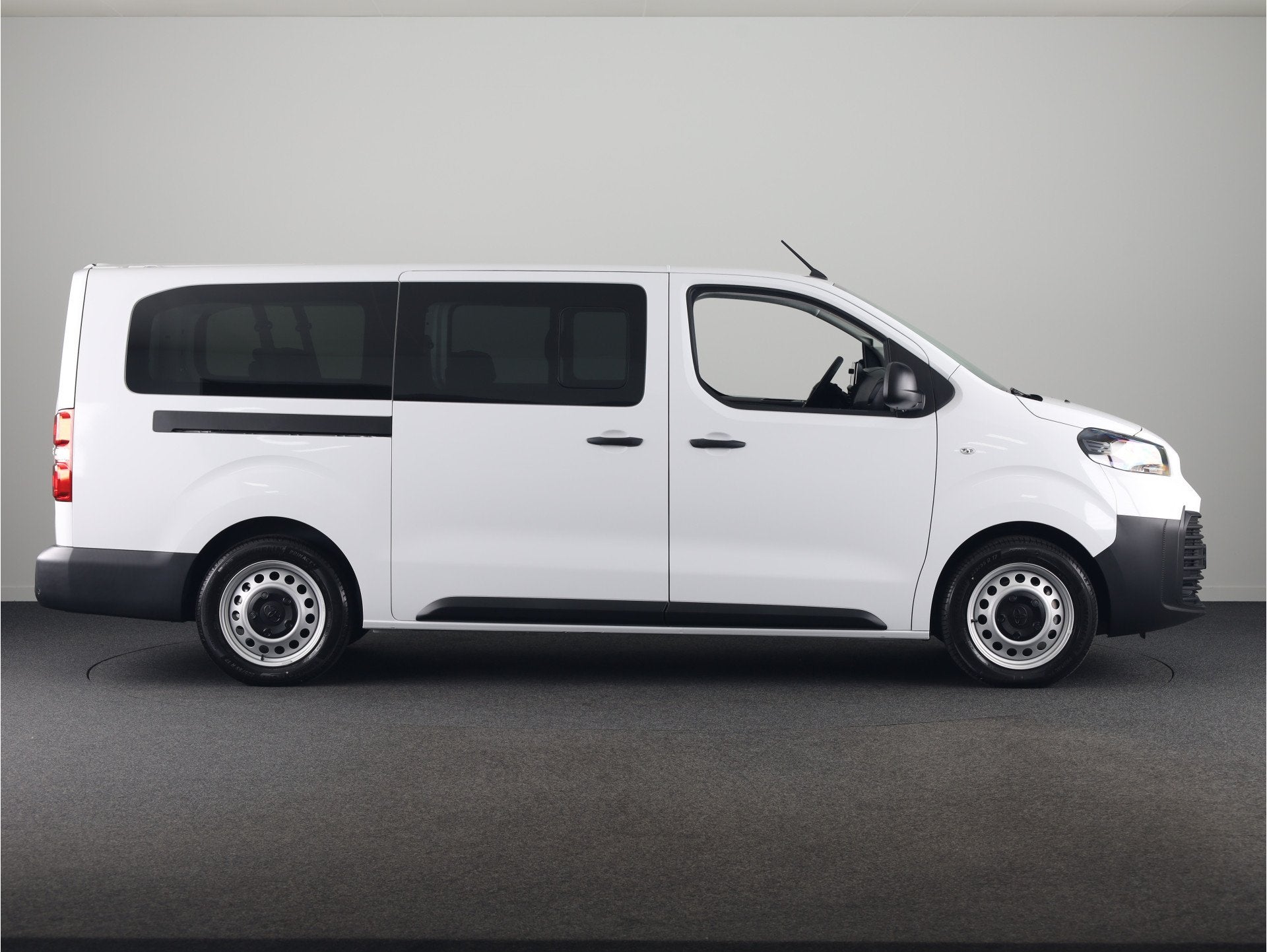 Toyota PROACE Electric Verso Long L2 Extra Range Navigator 7, 12 maanden, 420 min, 1000 kg, Toyota