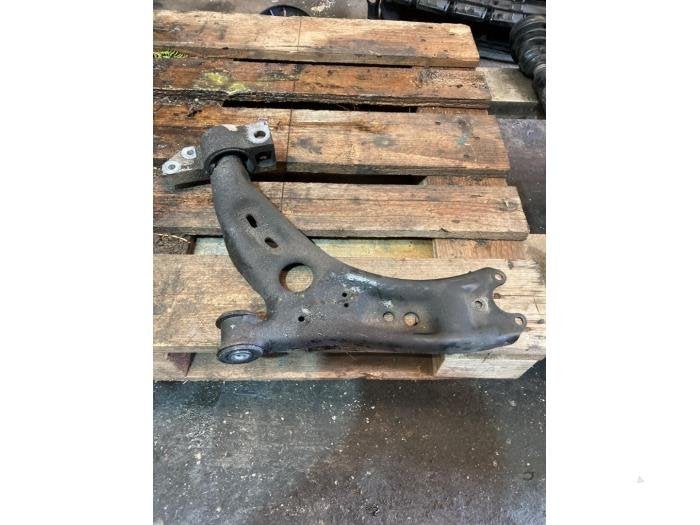 Draagarm links-voor van een Volkswagen Golf, Gebruikt, -, Volkswagen, -