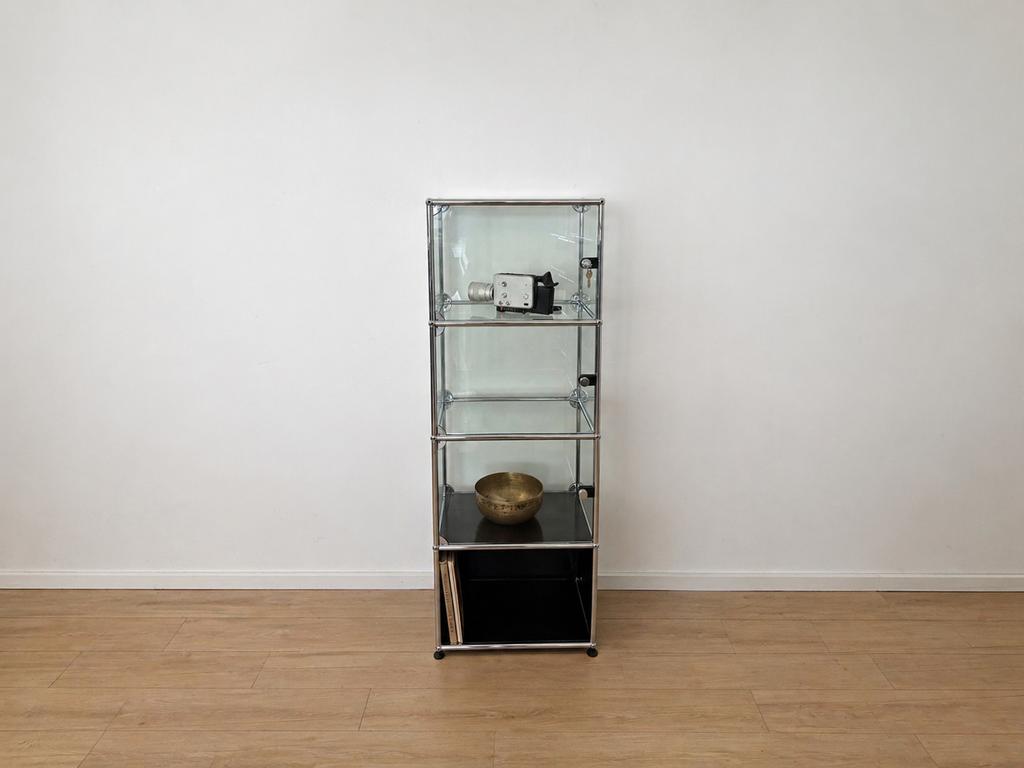 USM Haller glass showcase 4x1 with black base, Ophalen, 50 tot 100 cm, Zo goed als nieuw, Minder dan 100 cm