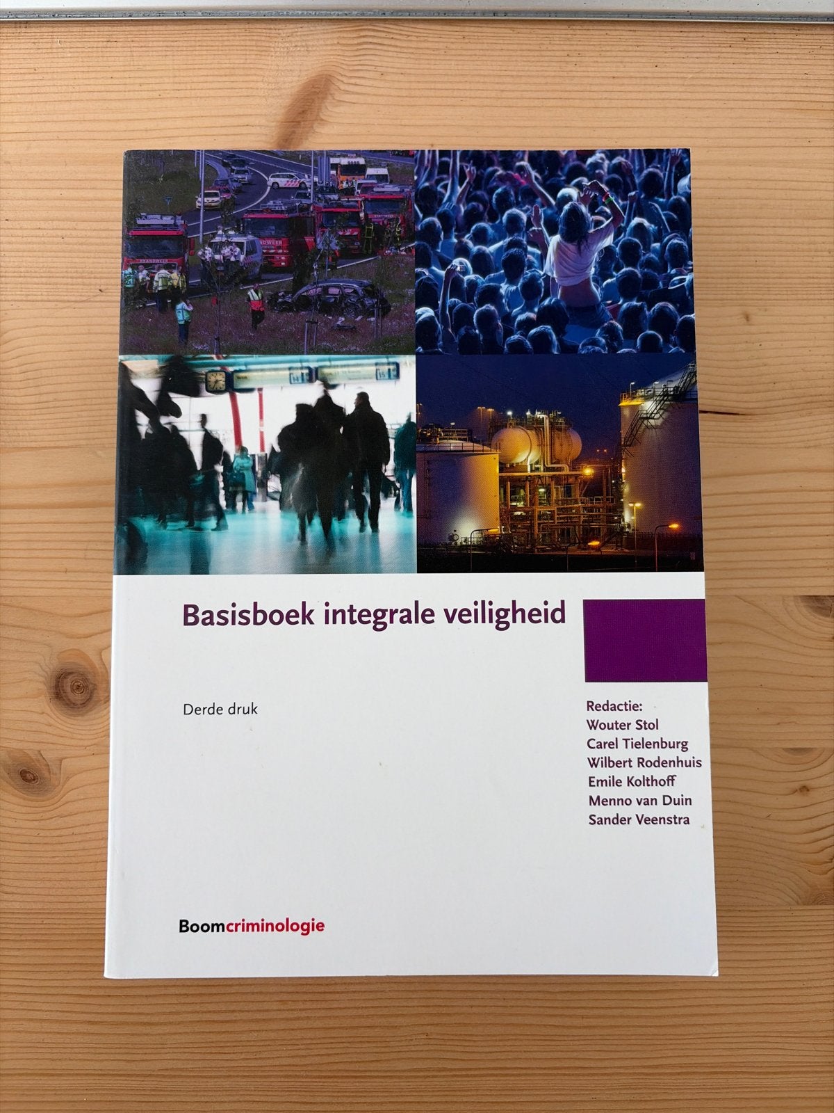 Basisboek integrale veiligheid, Boeken, Ophalen of Verzenden, Zo goed als nieuw, Nederland