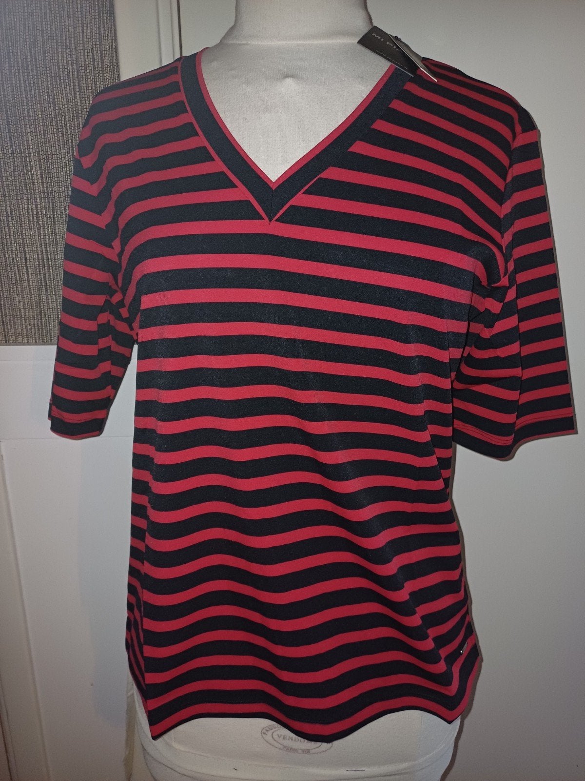 Mi piace Travel V-hals shirt - Donkerrood met zwarte streep, Kleding | Dames, Mp, Meerkleurig, Maat 46/48 (XL) of groter, Nieuw
