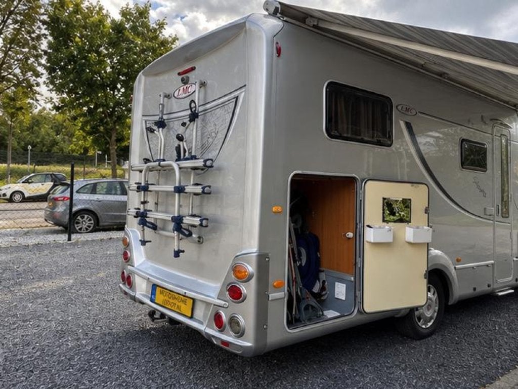 LMC Liberty 680 I NL-camper DakAirco Lengtebedden Hefbed, Integraal, Fiat, 6 tot 7 meter, Bedrijf