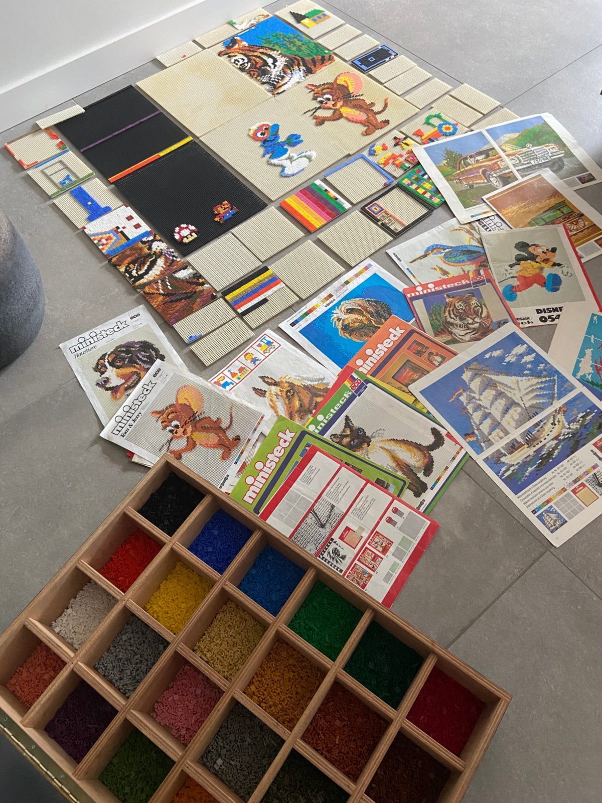 Hele grote partij Ministeck met houten kist, Ophalen, Gebruikt, Losse ministeck of Strip