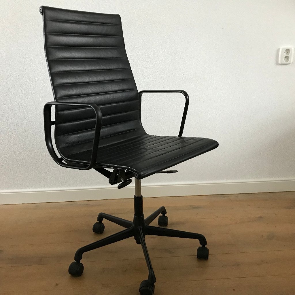 Vitra Eames Black leer Aluminium stoel EA 119 EA119 Vintage, Ophalen, Gebruikt, Zwart, Nvt