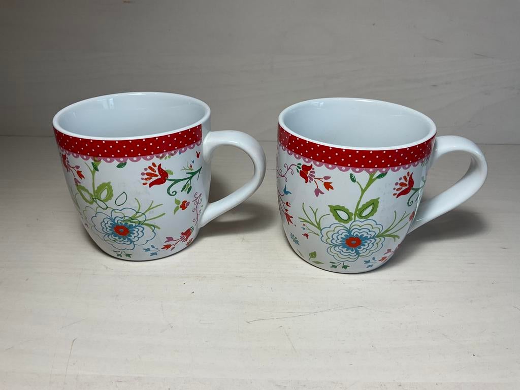 Twee Albert Heijn mokken bekers hoogte 8,5 cm, Ophalen of Verzenden, Zo goed als nieuw, Overige stijlen, Kop(pen) en/of Schotel(s)