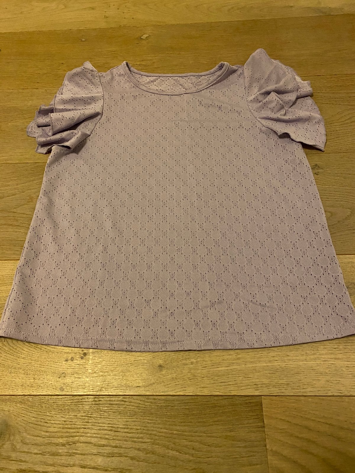 Lila shirtje met franjes maat XS, Kleding | Dames, Paars, Ophalen of Verzenden, Zo goed als nieuw, Korte mouw