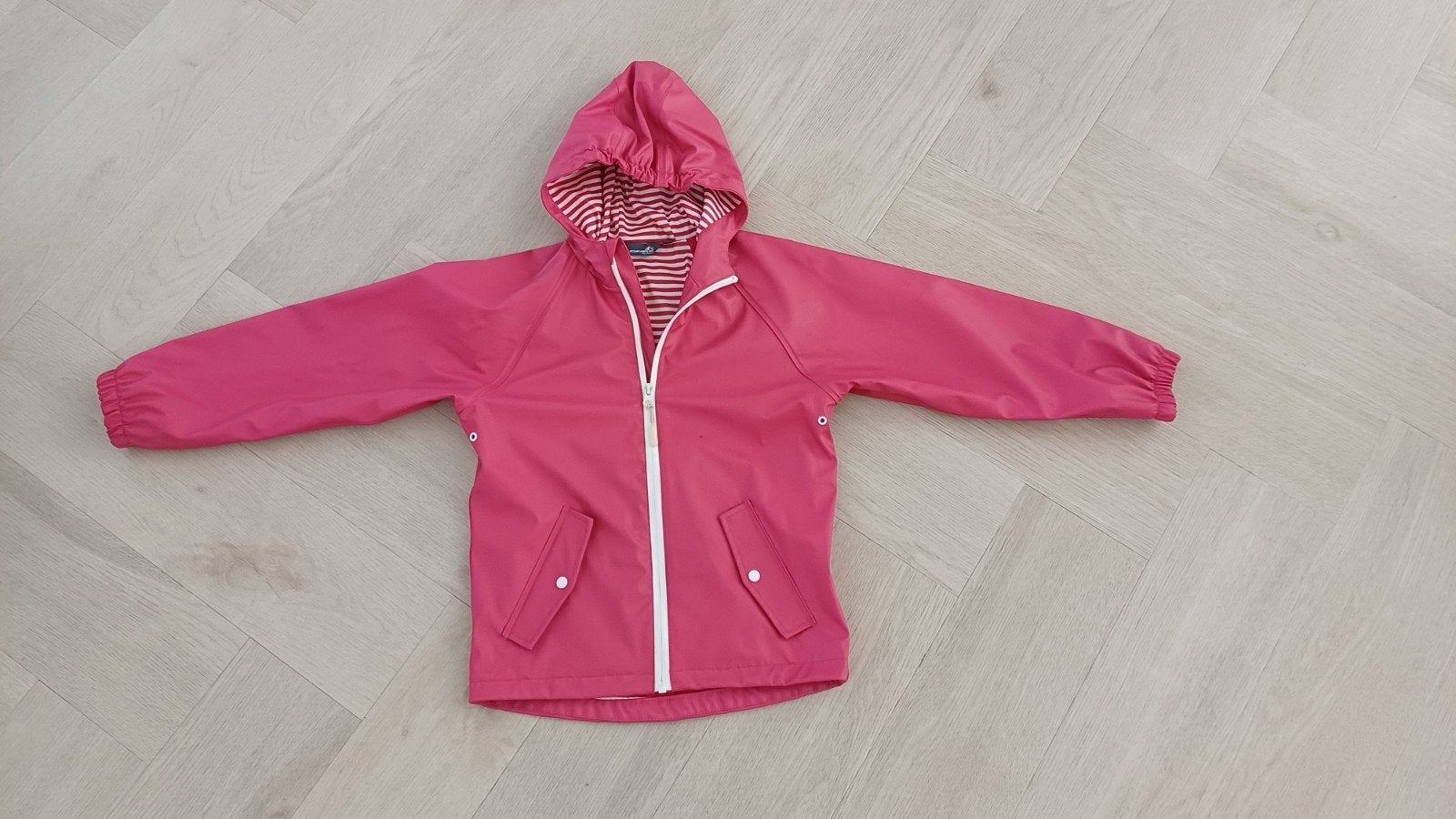 Roze regenjas voor meisjes - Mountain Peak, maat 128, Ophalen of Verzenden, Zo goed als nieuw, Mountain Peak