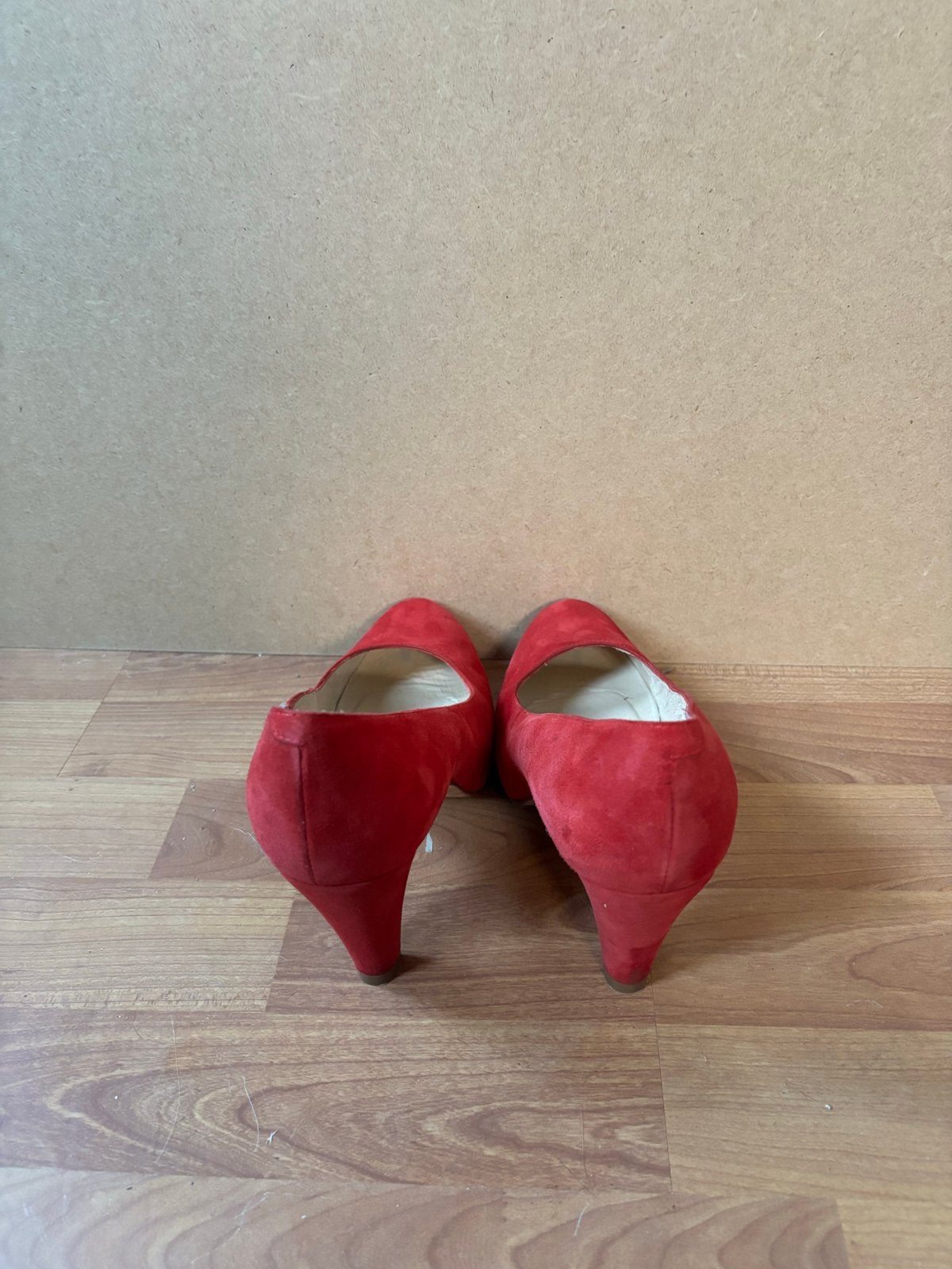 Unisa rode suède pumps - Maat 40, Pumps, Ophalen of Verzenden, Gedragen, Rood
