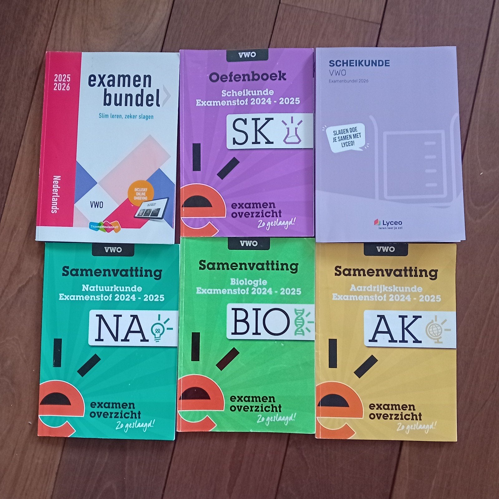 VWO Examenbundels & Samenvattingen 2024-2026, Boeken, Ophalen of Verzenden, Gelezen, Overige niveaus