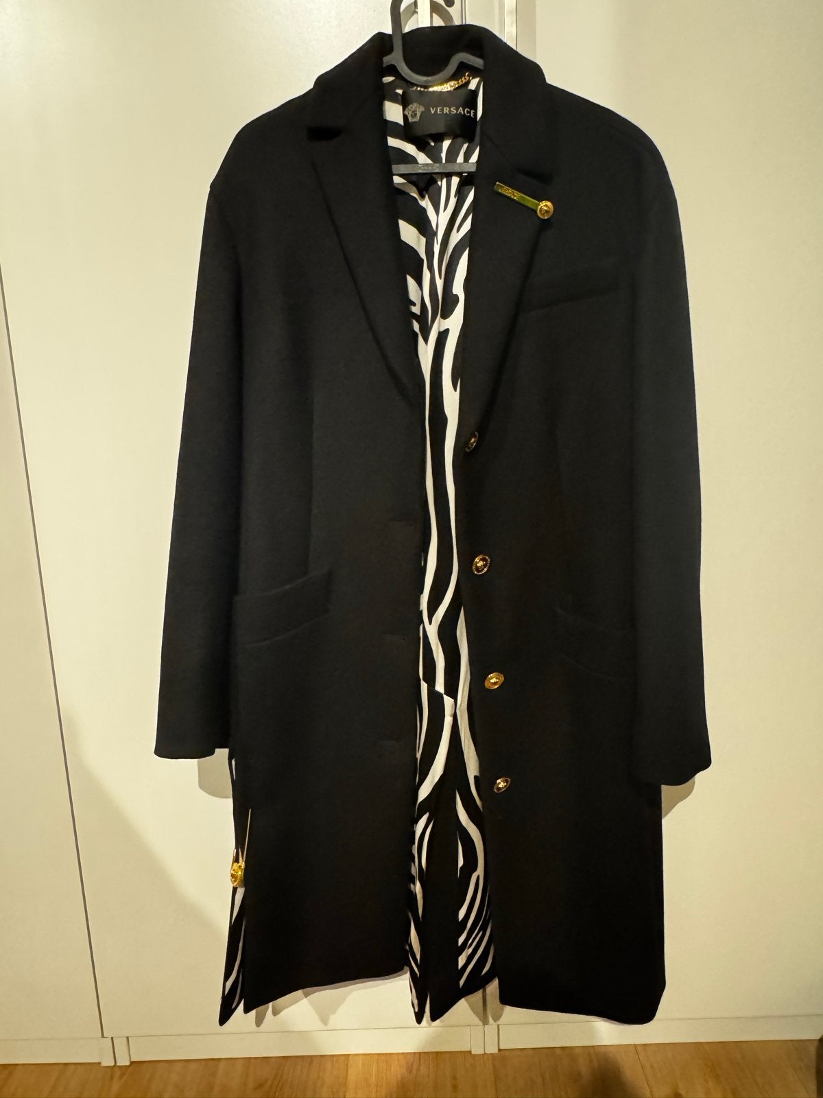 Versace Dames Jas Maat 38 - Zo Goed als Nieuw, Ophalen, Zo goed als nieuw, Maat 38/40 (M), Zwart