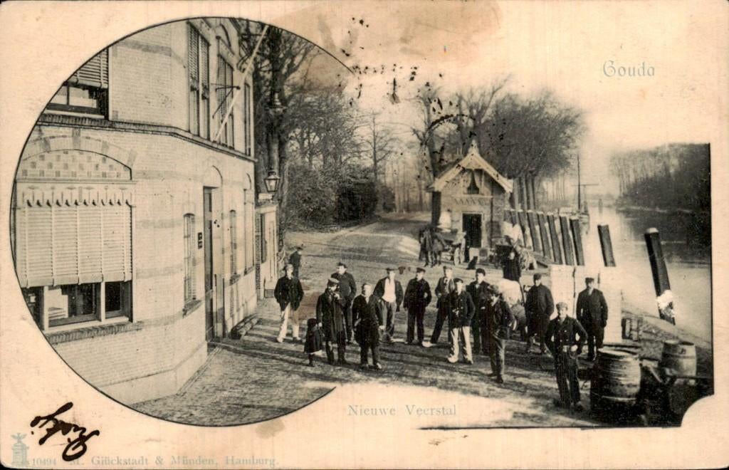 Gouda - Nieuwe Veerstal - Oever met mannen, Ophalen of Verzenden, Voor 1920, Gelopen, Zuid-Holland