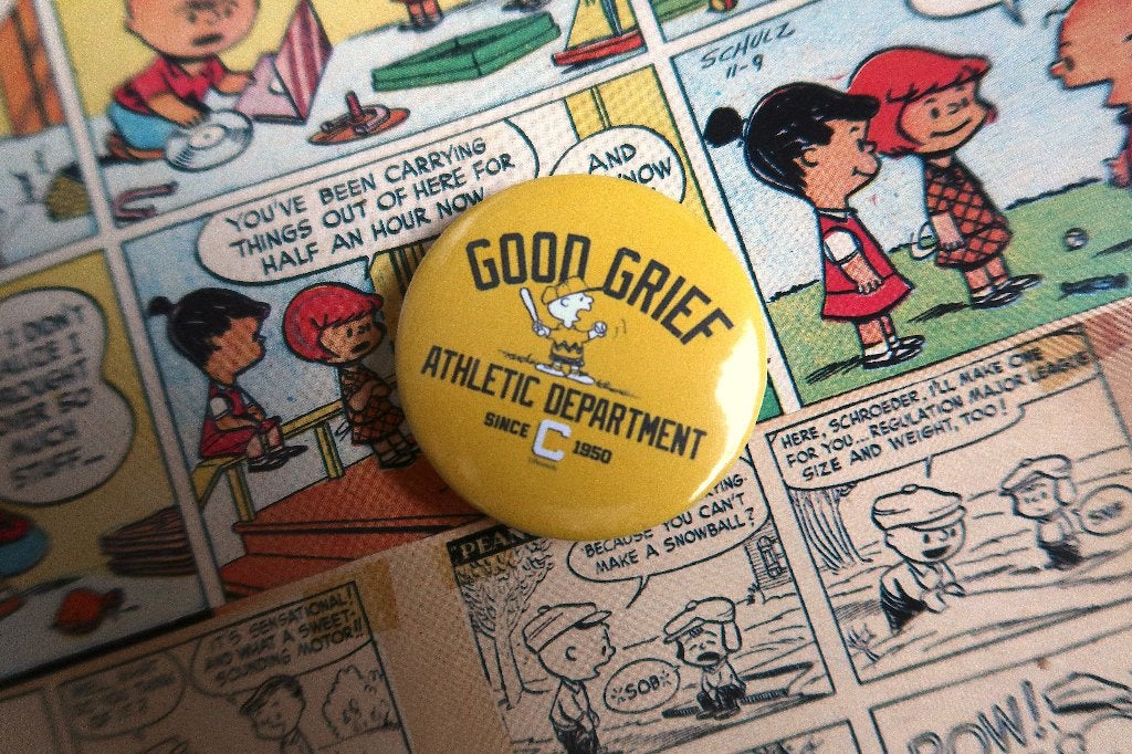 Charlie Brown Peanuts Comics 44MM Button Pin Badge Broche, Verzamelen, Verzenden, Snoopy, Nieuw, Overige typen