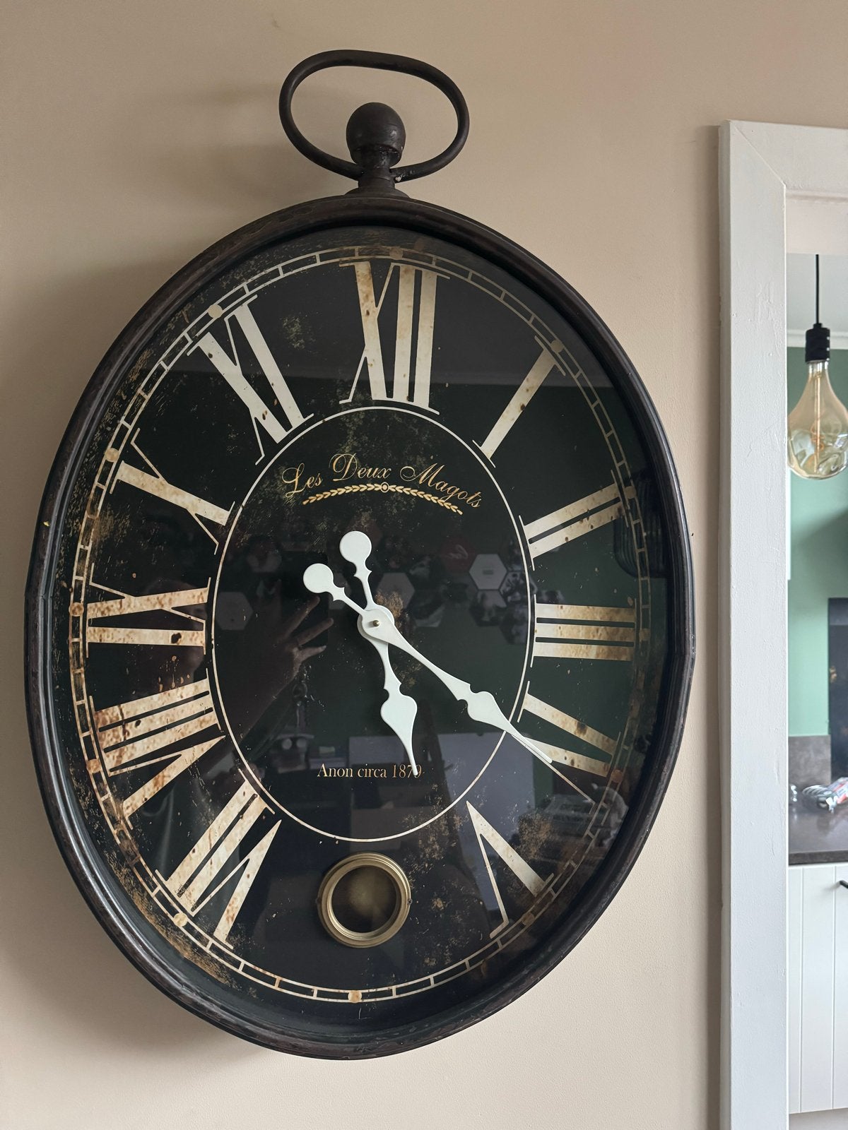 Grote vintage wandklok met Romeinse cijfers, Vintage, Analoog, Werkt op batterijen, Ophalen of Verzenden