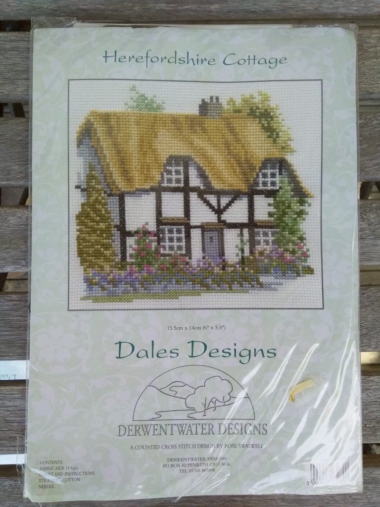 Borduurpakket Dales Designs, Herefordshire Cottage, Hobby en Vrije tijd, Ophalen of Verzenden, Nieuw, Handborduren, Borduurpakket