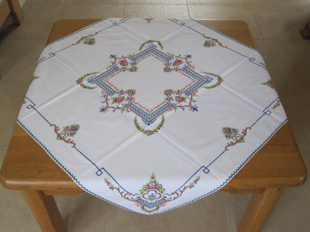 Fraai handgeborduurd kleedje, 83x83 cm, perfecte staat, Ophalen of Verzenden