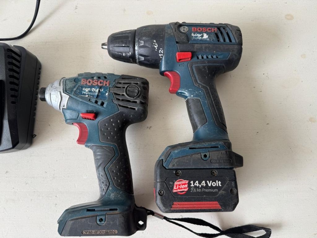 Bosch accu slag schroevendraaier en schroef boormachine, Ophalen of Verzenden, Gebruikt, Boor- en Schroefmachine