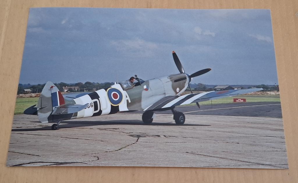 Foto Spitfire gevechtsvliegtuig uit tweede wereldoorlog, Verzamelen, Verzenden, Luchtmacht, Engeland, Foto of Poster