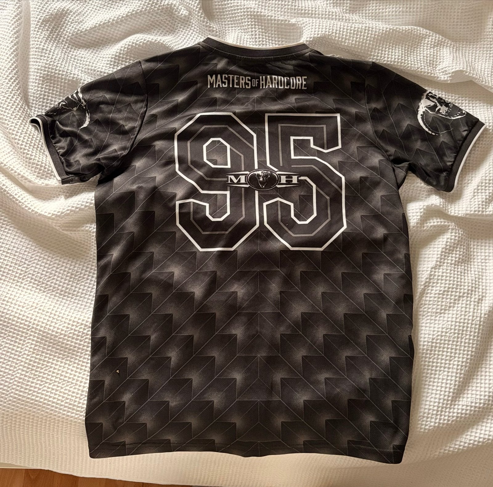 Masters of Hardcore '95 T-shirt met brandgat, Kleding | Heren, Ophalen of Verzenden, Gedragen, Maat 48/50 (M), Zwart