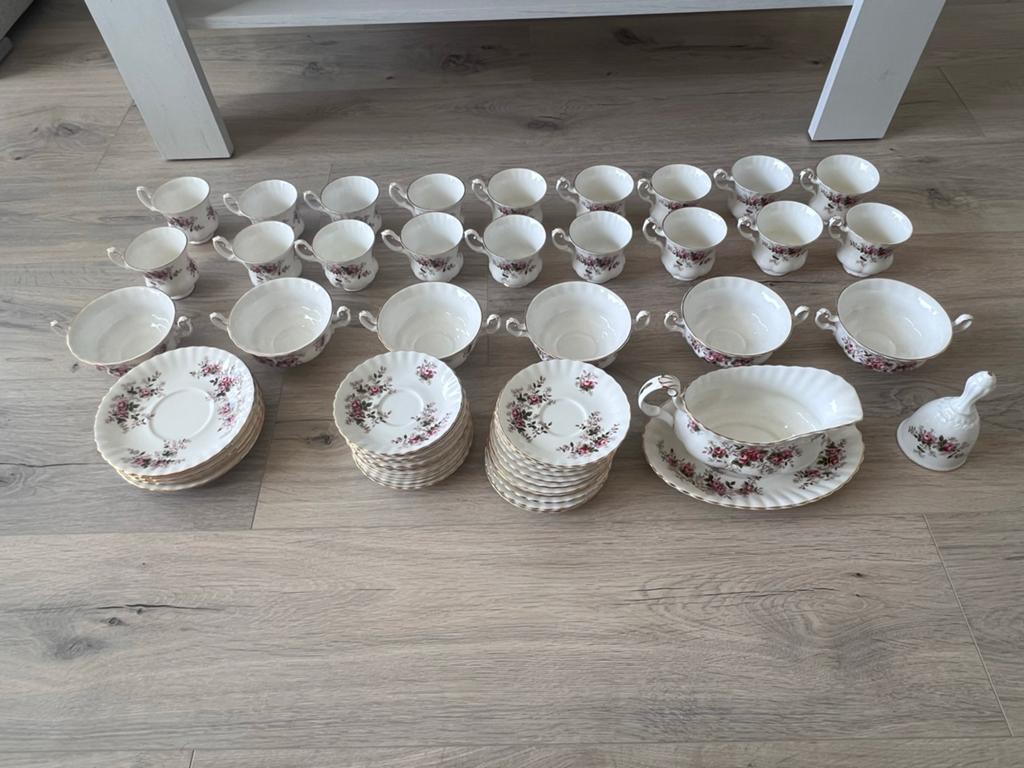 Royal Albert Lavender Rose Servies - 1961 (Made in England), Gebruikt, Ophalen of Verzenden, Overige stijlen, Porselein