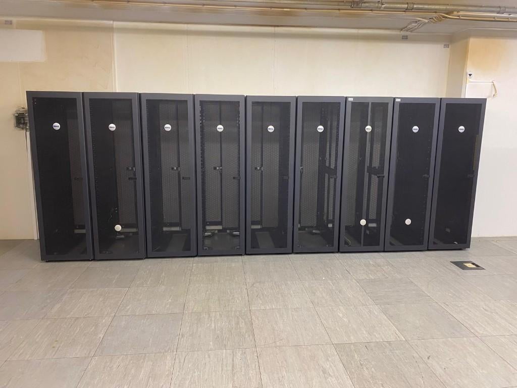 partij (15x) serverracks 19 inch Dell / HP / APC, Computers en Software, Serverkasten, Gebruikt, Geperforeerd, Geperforeerd, Ophalen