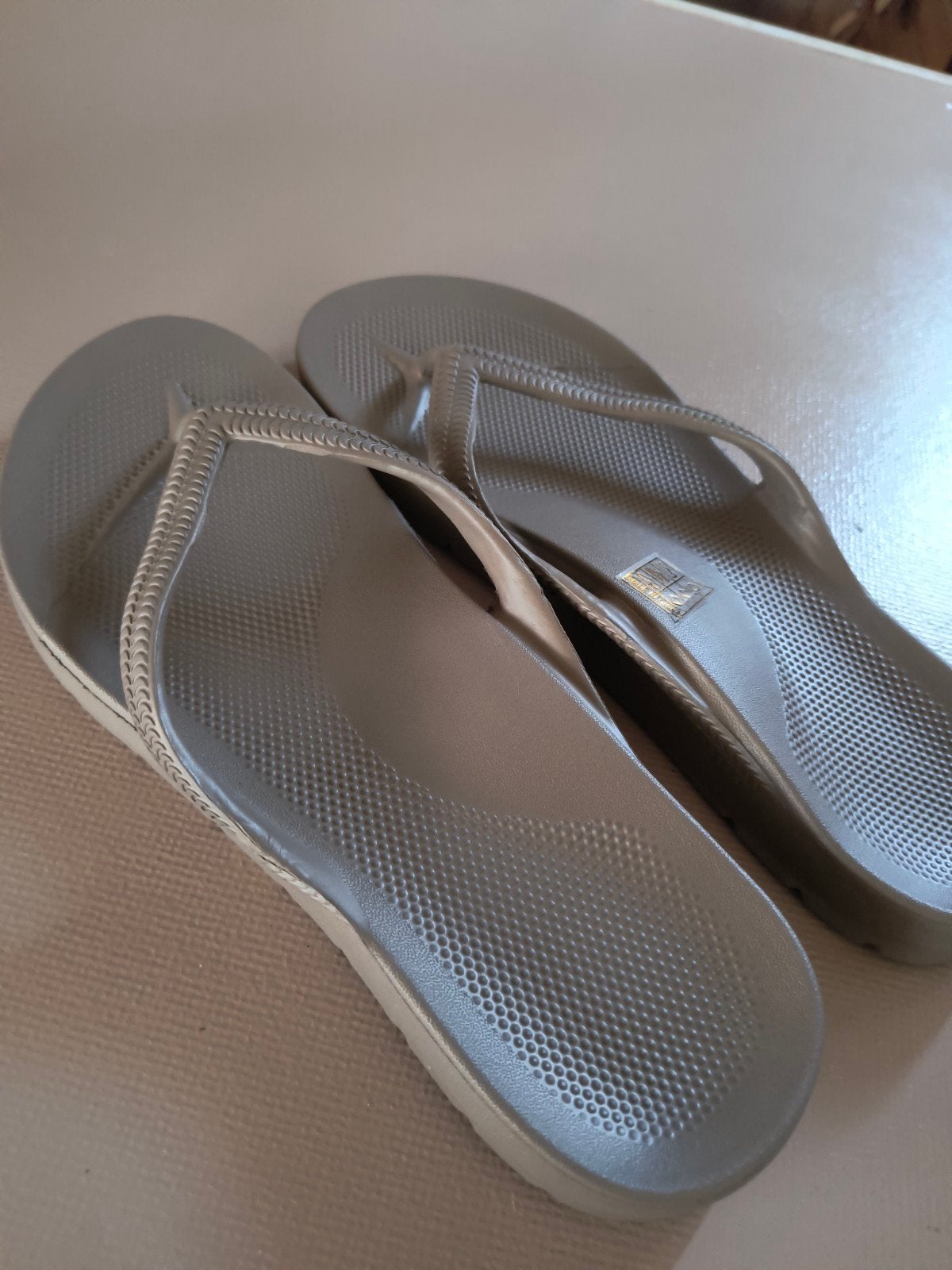 Slippers met arch comfort, Slippers, Beige, Nieuw, Ophalen of Verzenden