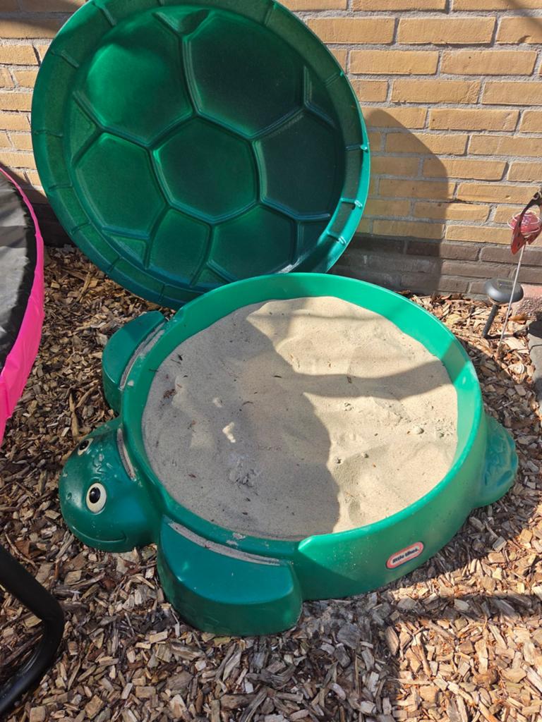 Little Tikes Schildpad Zandbak met zandbakspeelgoed, Ophalen, Gebruikt