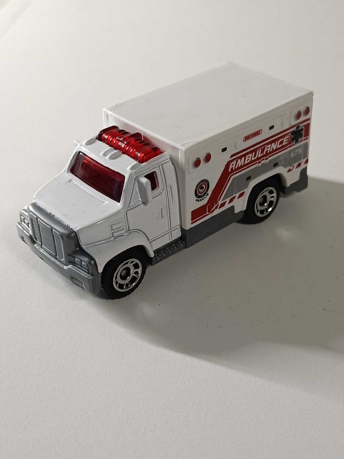 Matchbox ambulance -nieuw, Ophalen of Verzenden, Zo goed als nieuw