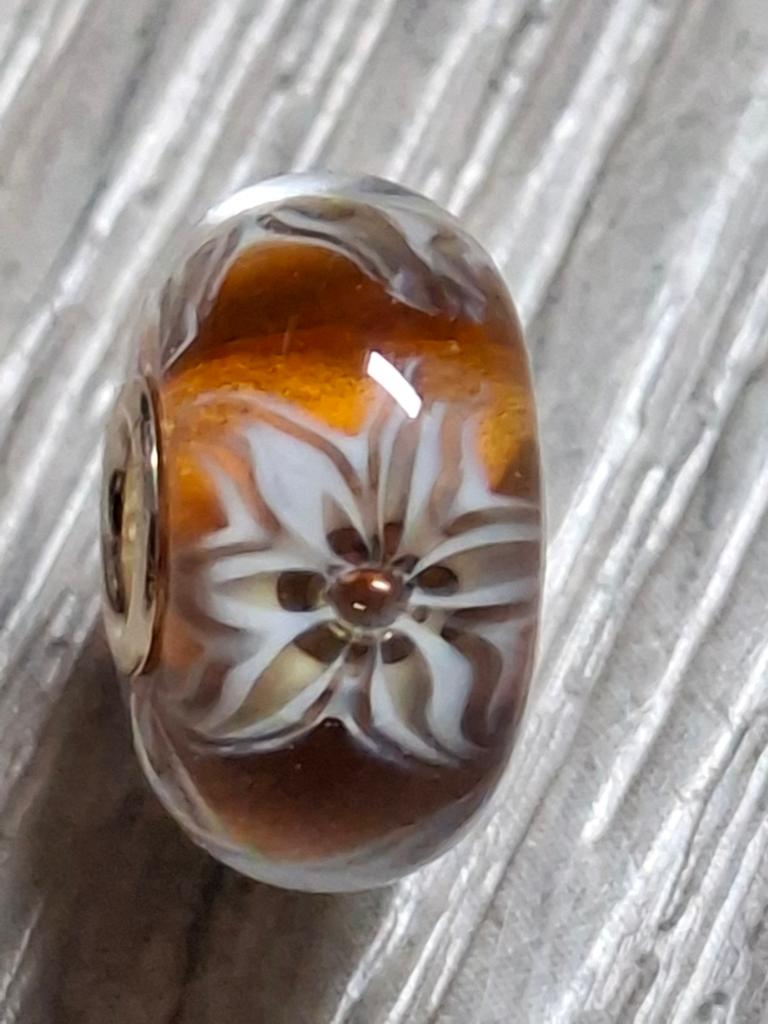 Trollbeads Zwierlijke bloemen, Glas of Kristal, Nieuw, Ophalen of Verzenden, Trollbeads