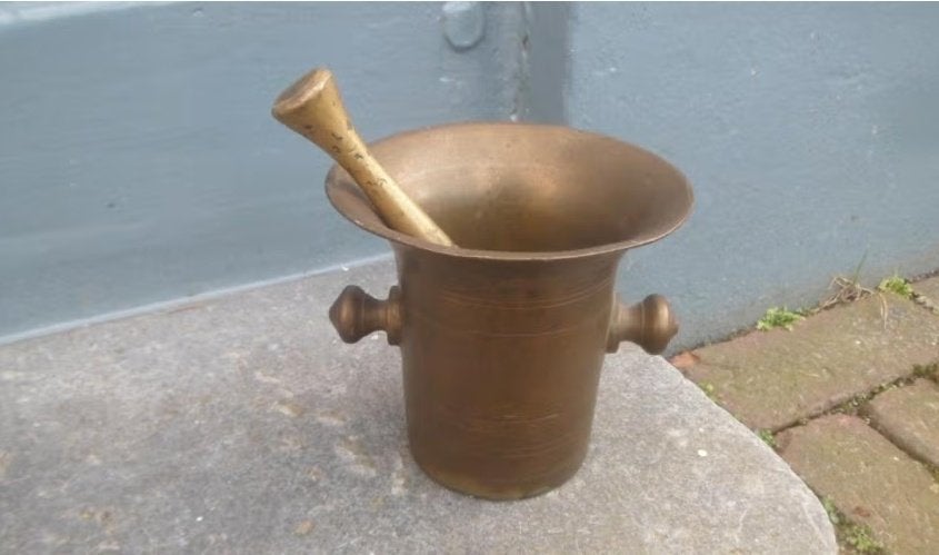 Mooie koperen VIJZEL beker 10,5 cm stamper 14 cm koper brons, Ophalen of Verzenden, Koper