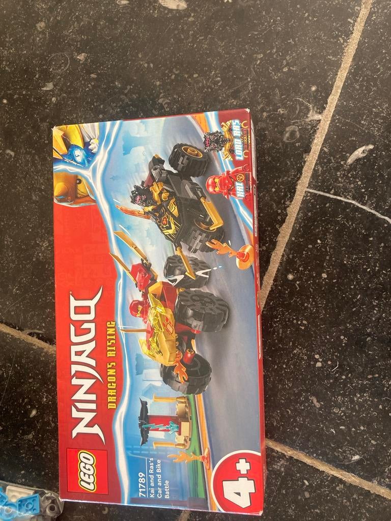 Lego Ninjago 71789 Kai en Ras auto- en motorfietsgevecht, Lego, Nieuw, Ophalen of Verzenden, Inclusief doos