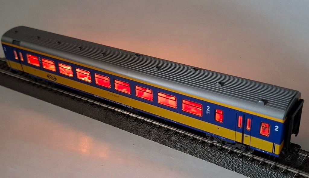 Marklin H0 42645
ICR-B NS Intercity rijtuig met verlichting, Hobby en Vrije tijd, Wisselstroom, Verzenden, Wagon, Märklin